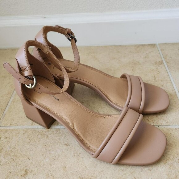 TIME AND TRU Neutral Tan block heel sandals Sz 8.8 Memory Foam Foot bed Comfy - Picture 5 of 12